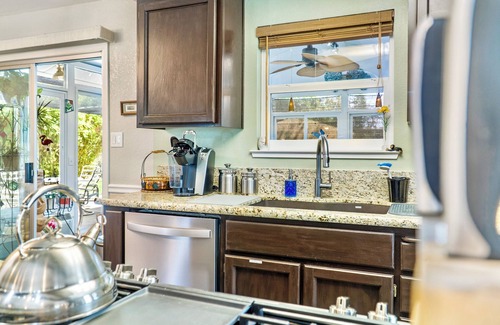Lodi Casa | Charming Lodi Getaway Near Vineyards & Downtown!