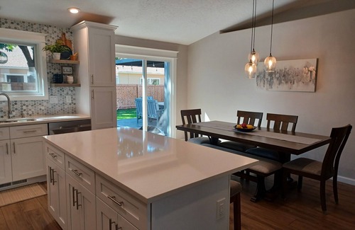 Meridian Casa | Charming McGlinchey house with office and great outdoor space!
