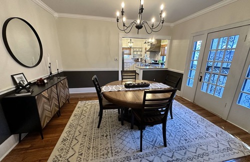 Cherry Street Casa | Charming Midtown Bungalow