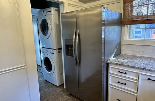 Cherry Street Casa | Charming Midtown Bungalow