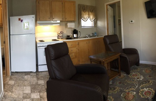 Petroleum Casa | Charming Mini Mobile Home