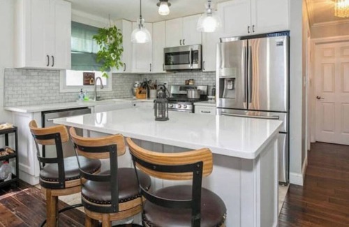 Malverne Casa | Charming Modern Farmhouse 1st Floor in Malverne