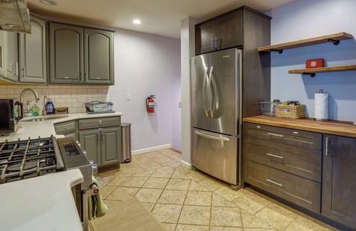 Monroe Township Casa | Charming Monroe Township Home - 13 Mi to RU!