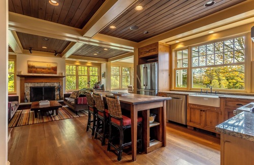 Weston Casa | Charming mountain retreat with pool, fire pit, glamping loft, and endless views