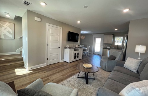 Biloxi Casa | Charming NEW 3 BR beachfront retreat in Biloxi - your perfect coastal getaway