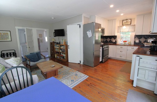 Wellfleet Cabaña | Charming Newly Renovated Wellfleet Cottage Near Black Fish Creek (2238)