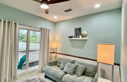 Lillian Casa | Charming, newly renovated 1-BR/2-BA home close to the Bay, boat launch & beaches