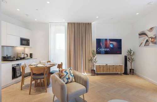 Dudden Hill Apartamento | Charming Oasis/Private Balcony