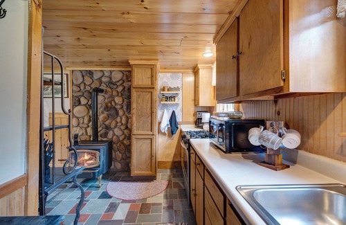 Town of Bleecker Cabina | Charming off grid Adirondack retreat