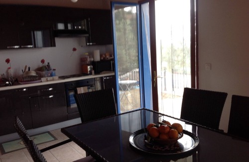 Livadi Casa | Encantadora villa enclavada entre olivos con impresionantes vistas al mar.