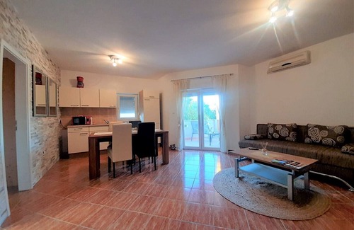 Bogovici Apartamento | Lovely Pet Friendly Apartment Angela