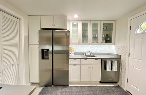 Fort Totten Cama Y Desayuno | CERCA DE METRO ESPACIOSO APARTAMENTO PRIVADO Y MODERNO DE 1 HABITACIÓN