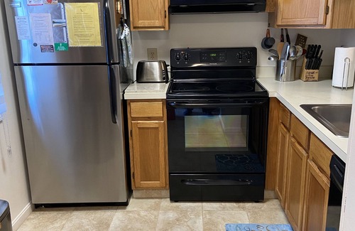 Brewster Casa | Encanto, privado, tranquilo, con A / C, familia adosado amistoso en Ocean Edge