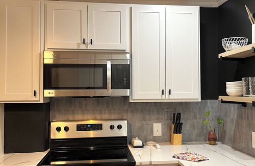 Woodfin Cabaña | Charming Purple Cottage located 10 minutes from Downtown Asheville