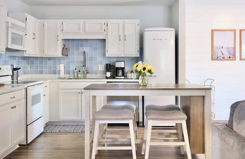 Ogden Casa | Charming, Quiet, Comfortable 2bd/2ba Home in lovely neighborhood EPIC backyard.