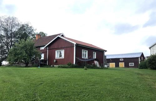 Krokom Casa | Charming Red Farmhouse Near Forsheda