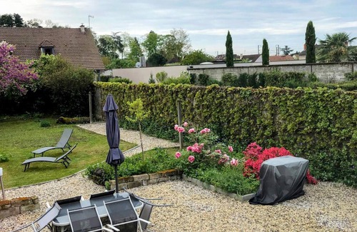 Moulins Cabaña | Casa renovada con jardín privado y cerca del centro histórico