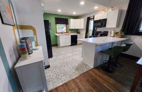 Le Mars Casa | Charming retro 3-bedroom retreat in Le Mars w/ Game Room