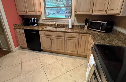 Carrollton Casa | Charming Riverside Getaway in Carrollton, KY