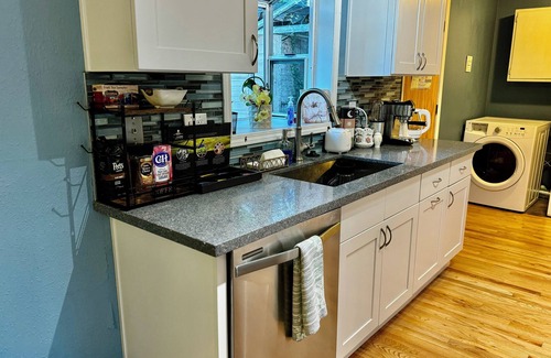 High Point Casa | Charming room in a house with WiFi in beautiful West Seattle