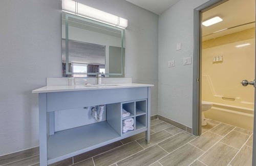 Revelo Hotel | Charming Room w/ Free Breakfast, Outdoor Pool, Close to Stearns Historic Sites