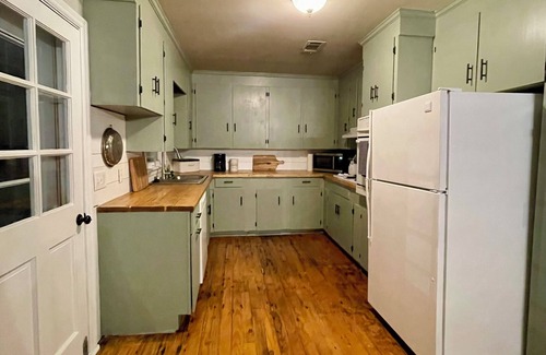 Starkville Casa | Charming Rustic Farmhouse on 7 acres less than 3 miles from MSU Campus