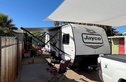 Armory Park Alquiler De RV | Charming RV space with full hookups in delightful Downtown Tucson with WiFi