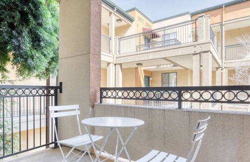 East San Mateo Apartamento | Charming San Mateo 1BR w/ Pool, Gym & W/D, near Target, by Blueground