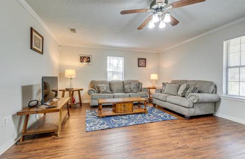 Satsuma Casa | Charming Satsuma Home about 14 Mi to Mobile!