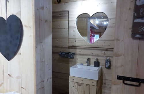 Hauteluce Chalet De Esquí | Mazot Savoyard en Centre-Ville Hauteluce, Près Commerces et Télésiège, Idéal Couple