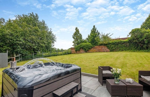 Shifnal Apartamento | Luxury Country Escape with hot tub