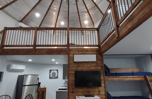 Pell City Otro | Charming Silo House with WiFi and AC on a lovely farm in Pell City