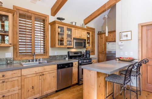 Warm Springs Condominio | Esquí encantador y condominio de verano, a poca distancia del telesilla Warm Springs