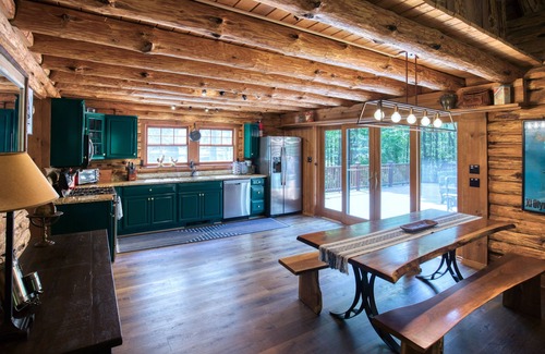 Hidden Valley Casa | Charming Ski In/Ski Out Log Cabin at Hidden Valley