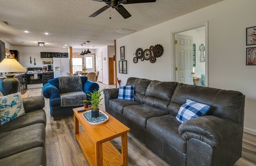 Smiths Grove Casa | Charming Smiths Grove Home Near Cave Tours!