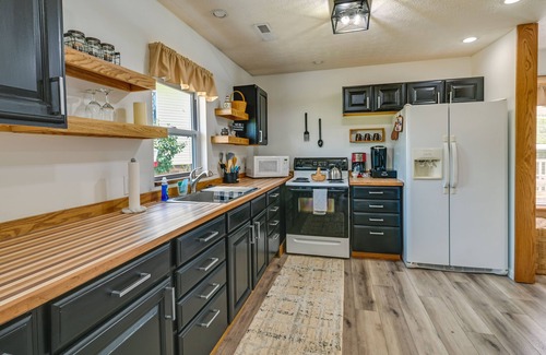 Smiths Grove Casa | Charming Smiths Grove Home Near Cave Tours!