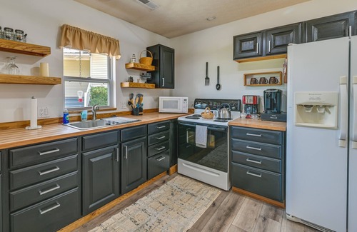 Smiths Grove Casa | Charming Smiths Grove Home Near Cave Tours!
