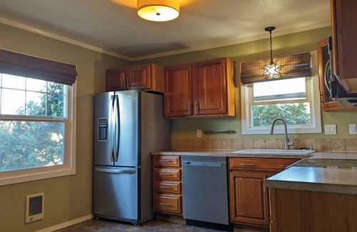 Southeast Eugene Casa | Charming South Eugene home with huge, enclosed yard!