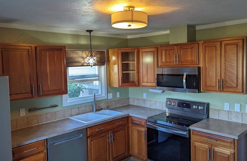 Southeast Eugene Casa | Charming South Eugene home with huge, enclosed yard!