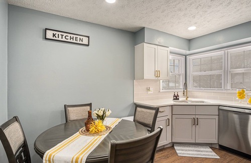 North Central Omaha Casa | Charming & Spacious 5-Bedroom Centrally Located