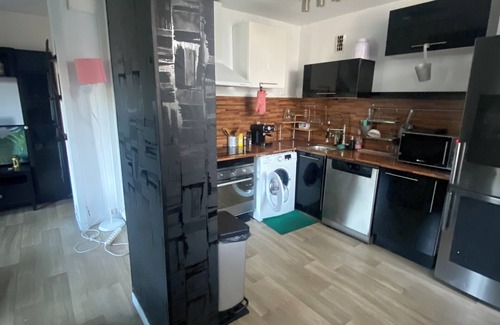 Le Bas Vaucelles Apartamento | Charming, spacious apartment with free parking spaces