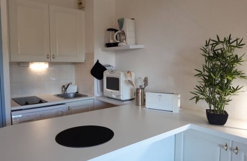 Miramar Apartamento | Charming studio 700 m from the center and close to the beach