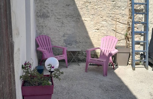Dompierre-sur-Mer Apartamento | Encantador estudio con vistas al patio privado.