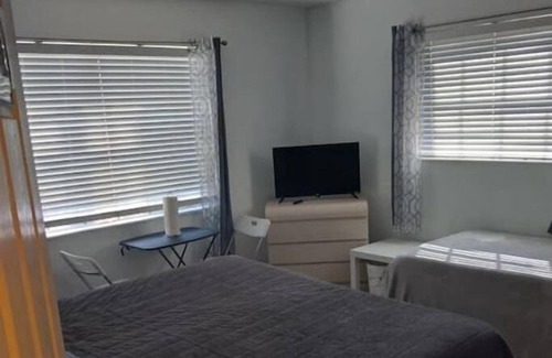Lauderdale Lakes Apartamento | Charming studio with AC, WiFi in lovely Lauderdale Lakes