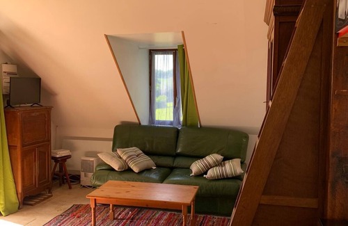 Courcerault Apartamento | Charming studio in 17th century farmhouse on working horse farm