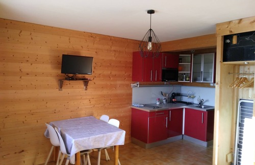 Jougne Apartamento | Estudio con encanto en una casa unifamiliar con entrada independiente