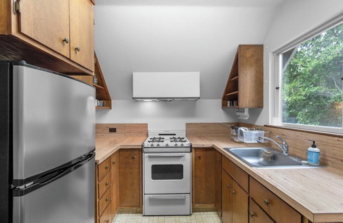 Los Gatos Apartamento | Charming studio in marvelous Los Gatos with WiFi, AC