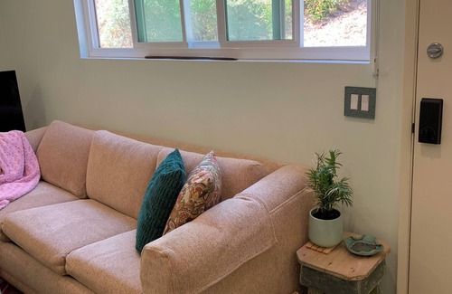 Sherman Oaks Apartamento | Charming studio in enchanting Los Angeles with pool