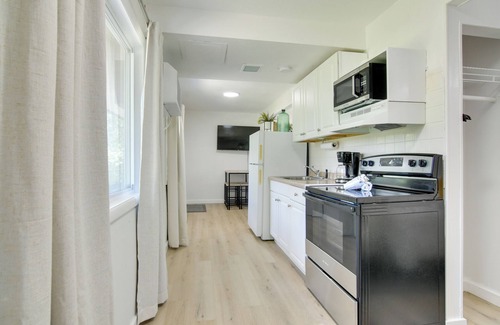 Kimberling City Apartamento | Charming Studio w/ Pool & Table Rock Lake Access!