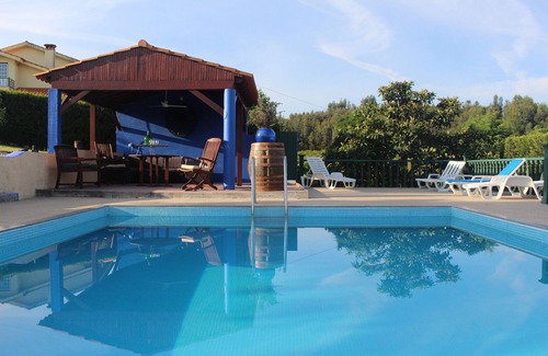 Coja Casa | Encantador complejo de verano para hasta 20 personas con piscina, cerca de la Serra da Estrela